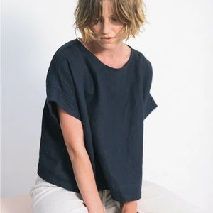 Elizabeth Suzann Georgia Tee in Navy Linen